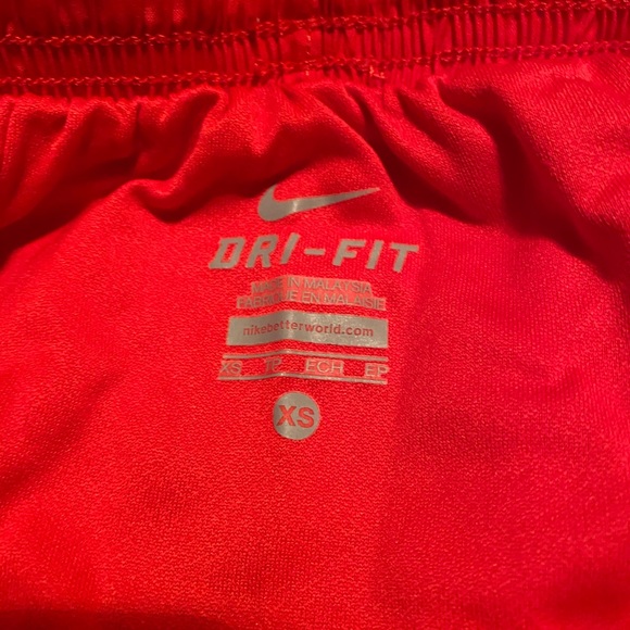 Nike running shorts - Picture 2 of 3